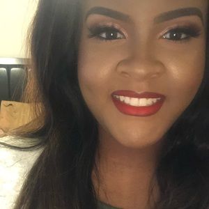 Meet your Posher, Bria